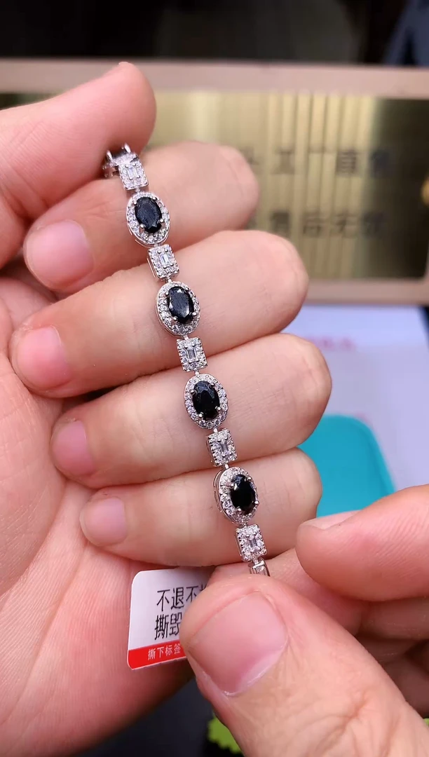 【闪购商品】蓝宝石手链银S925镶嵌........