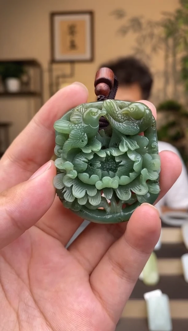 和田玉未镶嵌吊坠(不含链)1
