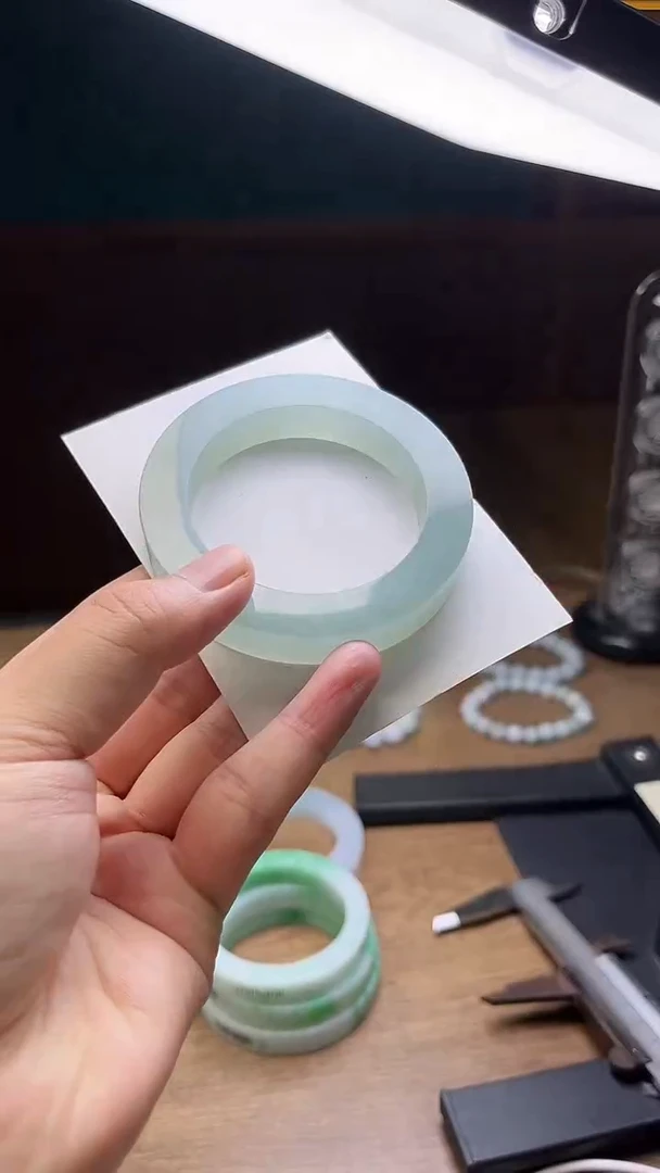 未镶嵌手镯定制翡翠?****?定制