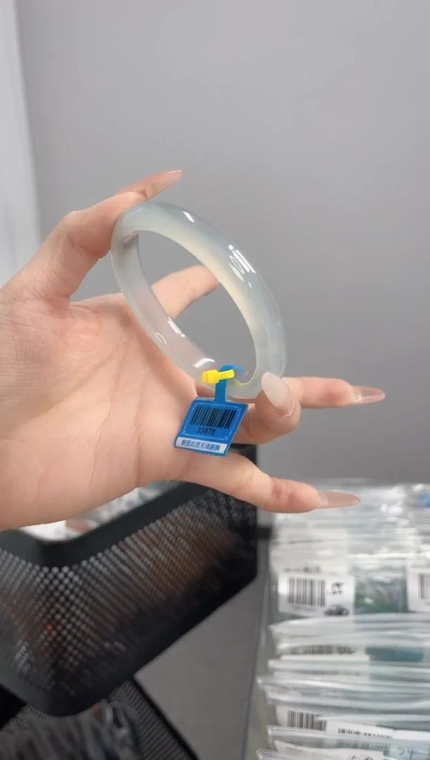 【闪购商品】玛瑙/玉髓手镯未镶嵌59-60圈