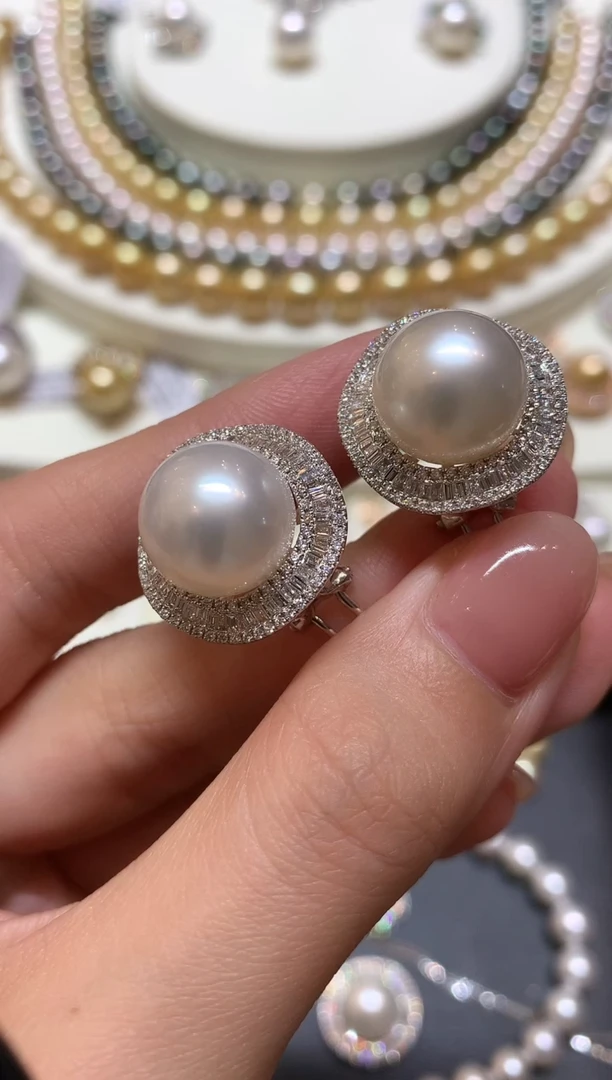 18K金镶嵌耳饰海水珍珠～**～a186