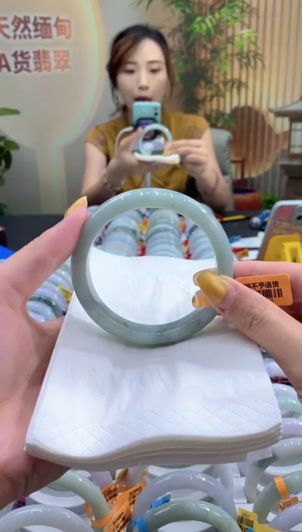 翡翠手镯未镶嵌000033022