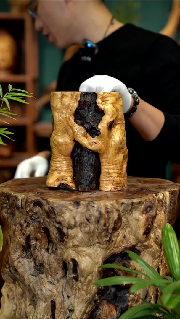 木雷击枣木盘龙笔筒