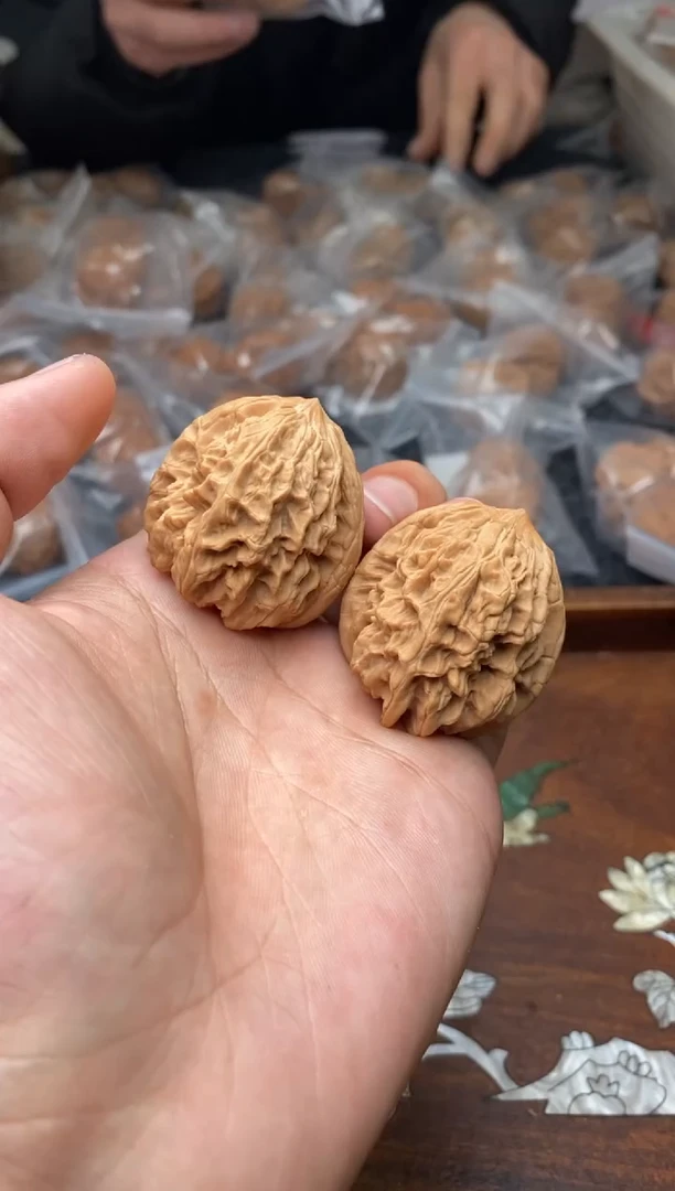 【闪购商品】文玩核桃吊坠A90号37尺暴雪