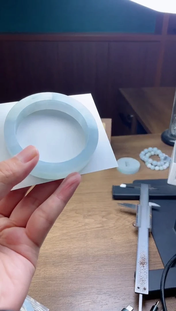 未镶嵌手镯定制翡翠M**?定制