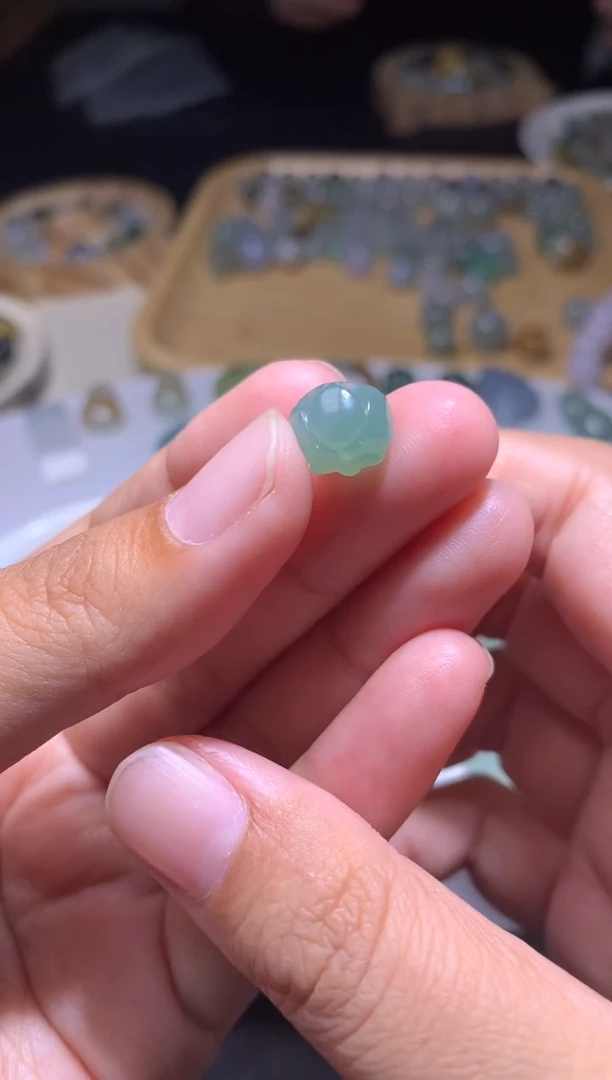 未镶嵌定制翡翠毛货