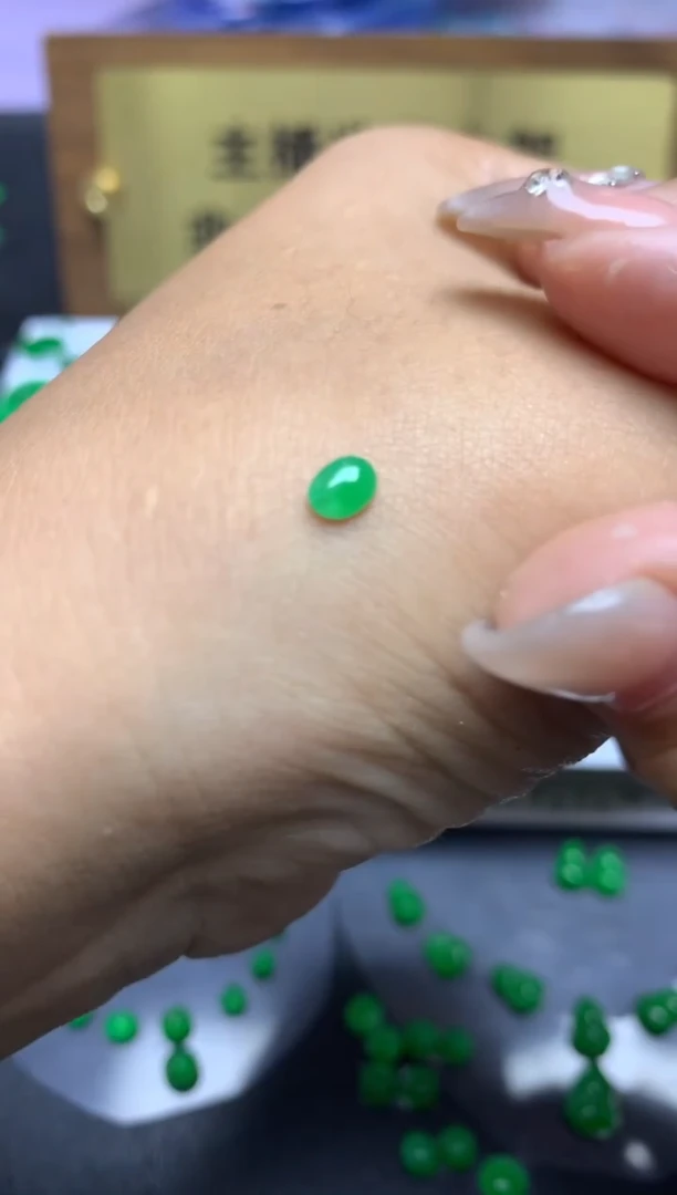 【闪购商品】定制翡翠未镶嵌毛货