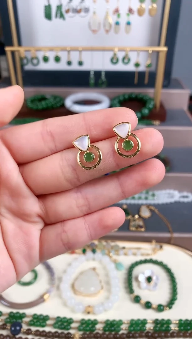 未镶嵌戒指和田玉1