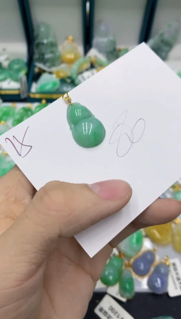 【闪购商品】翡翠颈饰18K金镶嵌翡翠