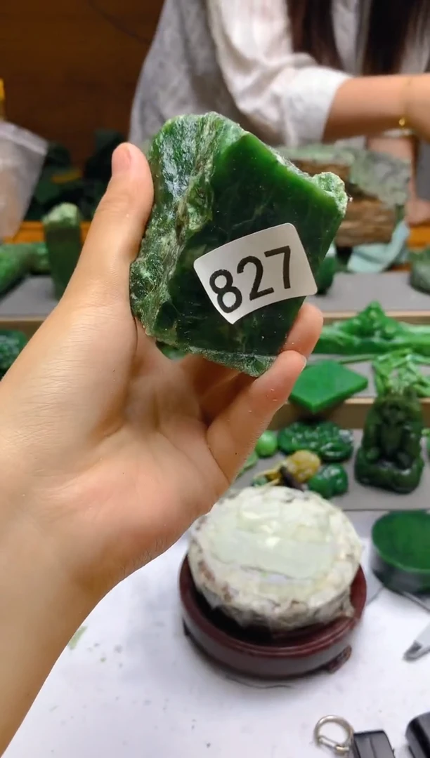 和田玉（碧玉）未镶嵌珠宝半成品827