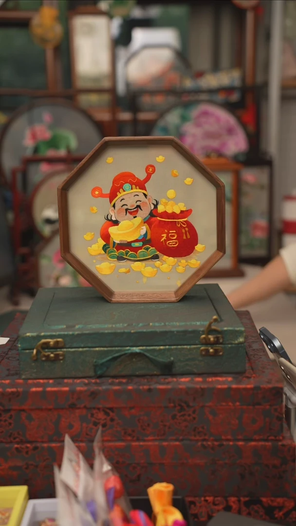 扇子苏绣双面绣八角台屏胡桃木框大号20CM