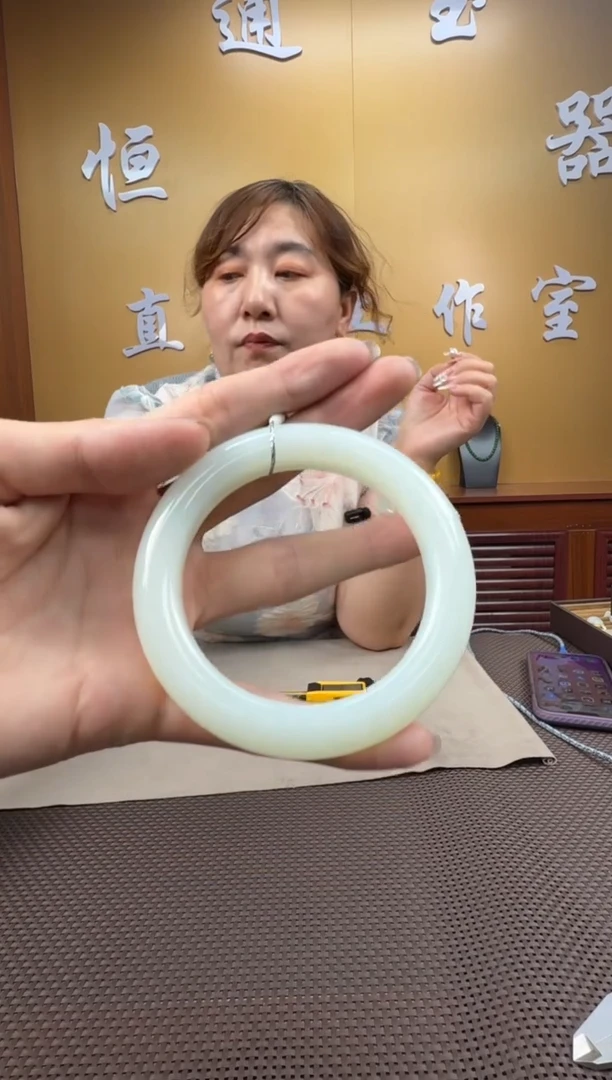 和田玉未镶嵌颈饰手镯57