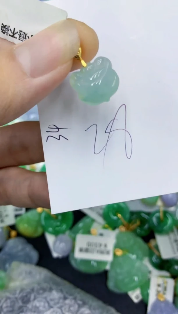 翡翠未镶嵌颈饰1111111111