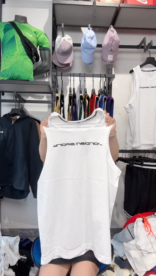 1798编码 耐克卫衣服饰过款为准 尺码S