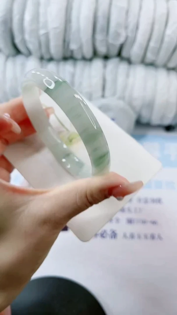 【闪购商品】石英质玉手镯未镶嵌0313707461-63多样性发货