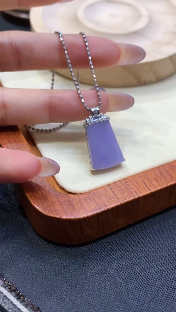 18K金镶嵌挂件翡翠无事牌不含链