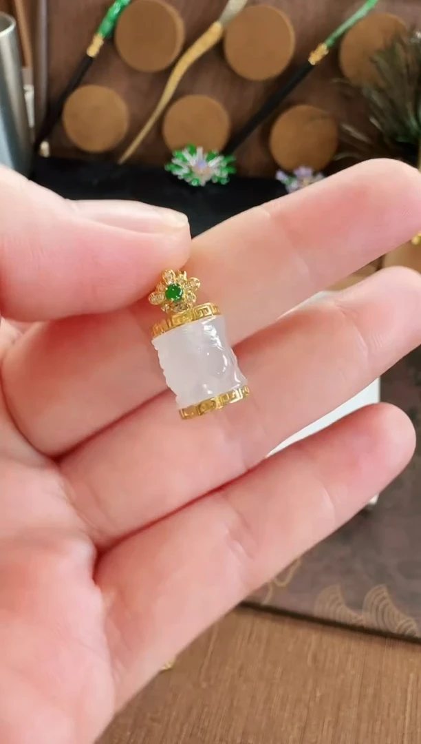 翡翠18K金镶嵌吊坠(不含链)吊坠