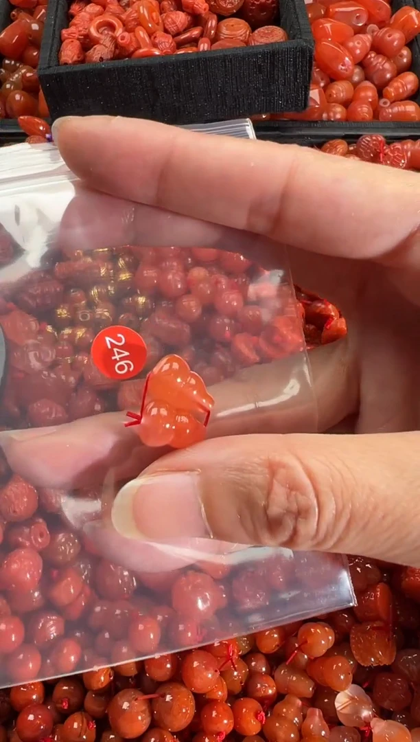 【闪购商品】南红玛瑙颈饰未镶嵌1