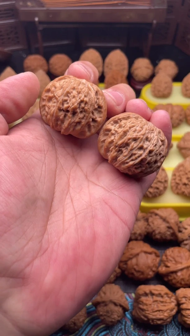 【闪购商品】文玩核桃吊坠磨盘