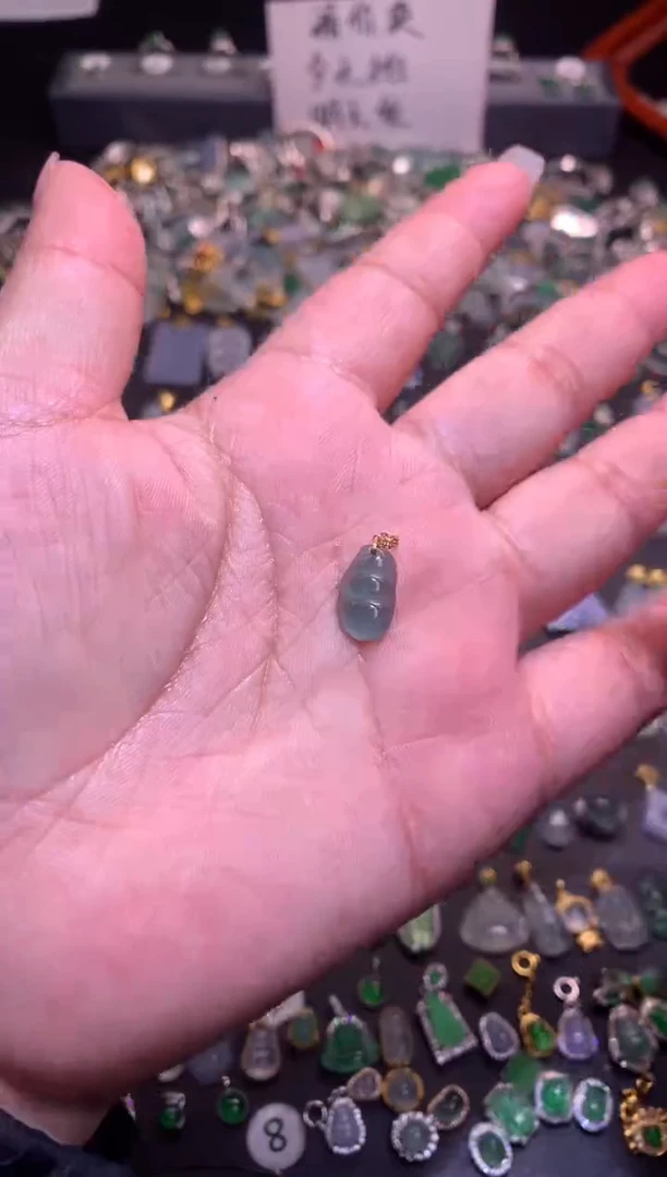 【闪购商品】翡翠吊坠(不含链)18K金镶嵌1