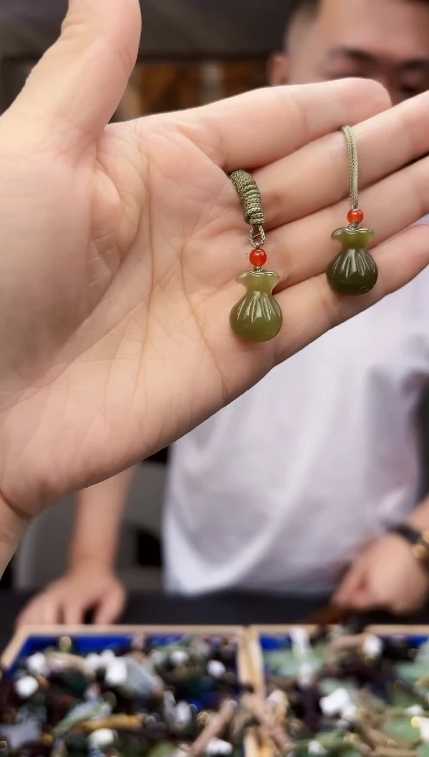 和田玉未镶嵌挂件拍一发一多样性发货