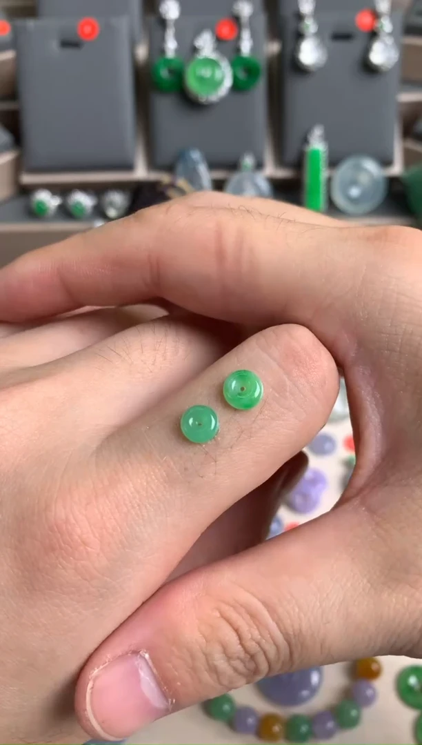 未镶嵌定制翡翠裸玉