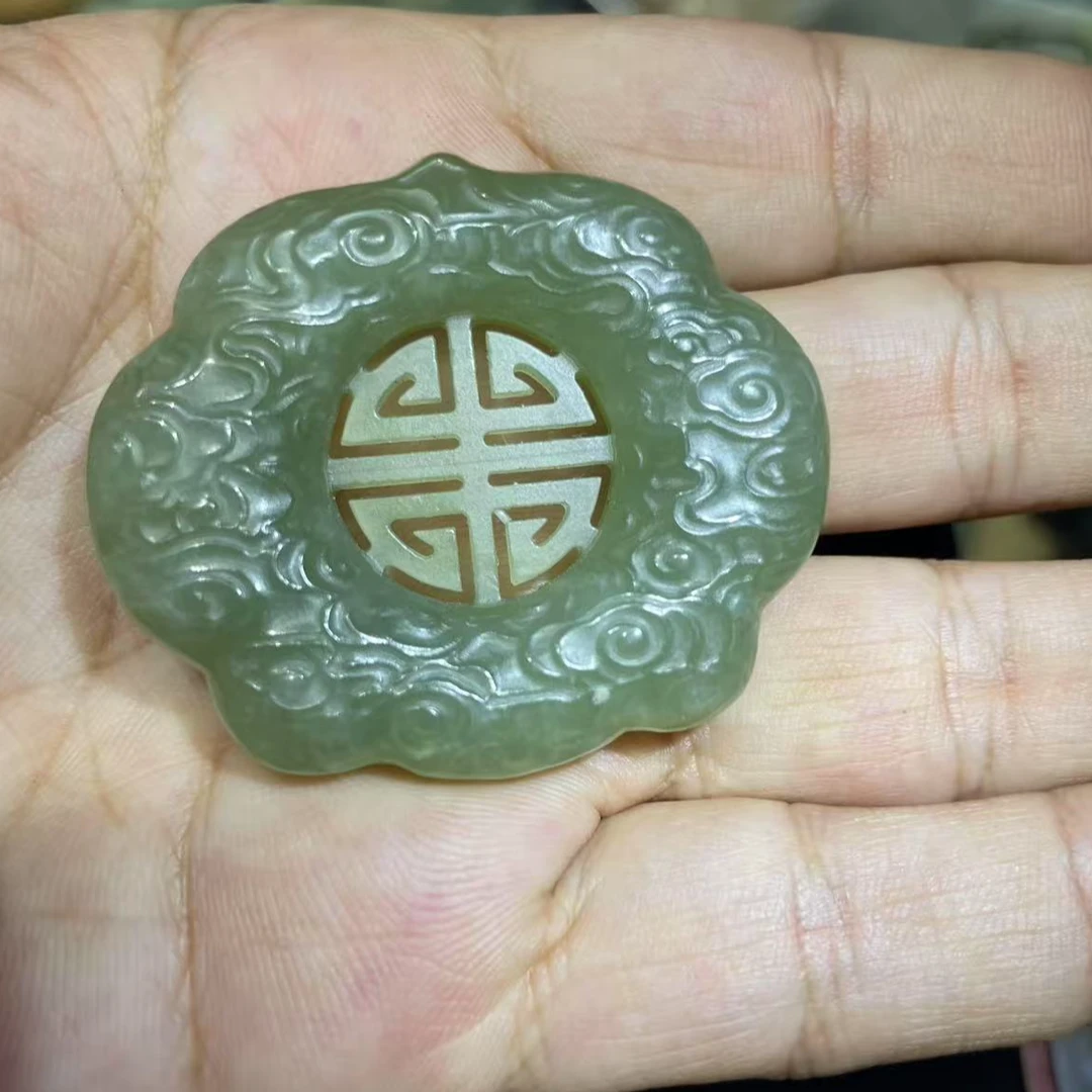 和田玉平安锁挂件