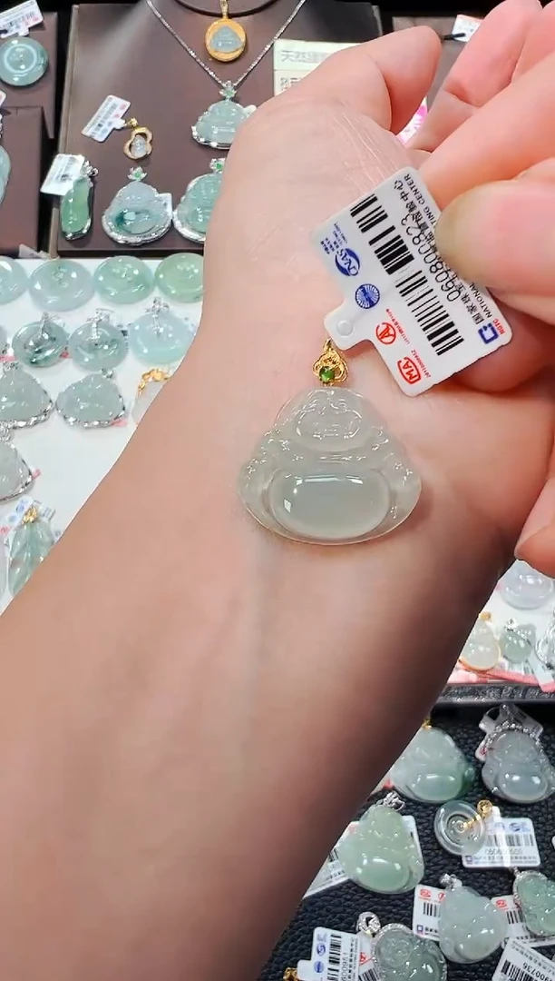 【闪购商品】翡翠吊坠(不含链)18K金镶嵌佛公吊坠823