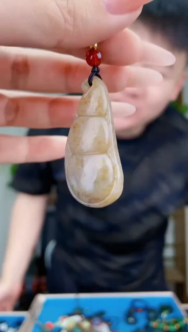 和田玉未镶嵌挂件拍一发一，多样性发货！