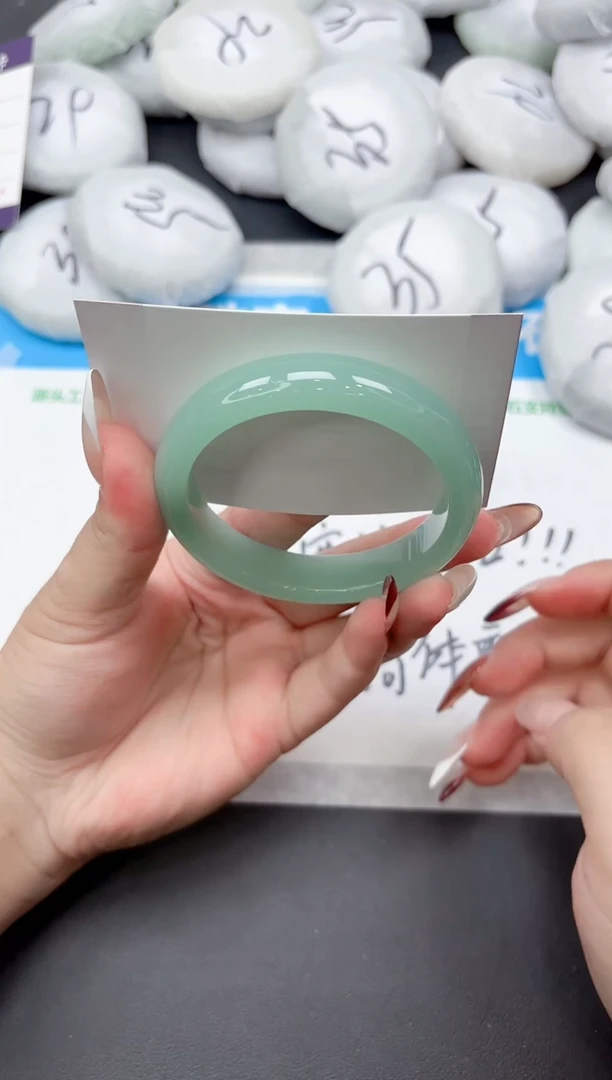 未镶嵌手镯石英质玉95-56.4