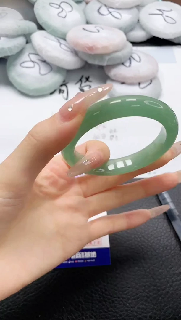 未镶嵌手镯石英质玉118-56