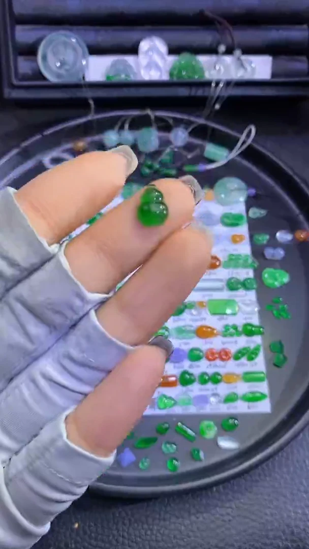 未镶嵌挂件翡翠葫芦