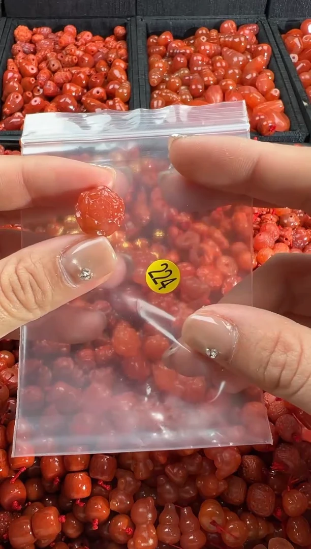 【闪购商品】南红玛瑙颈饰未镶嵌1