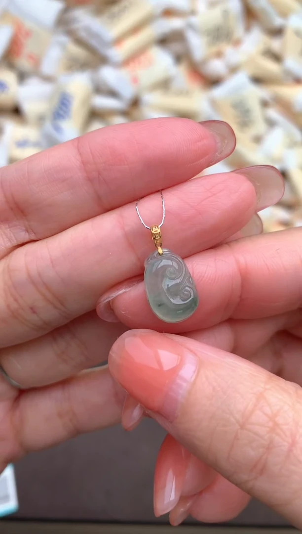 【闪购商品】翡翠挂件18K金镶嵌—