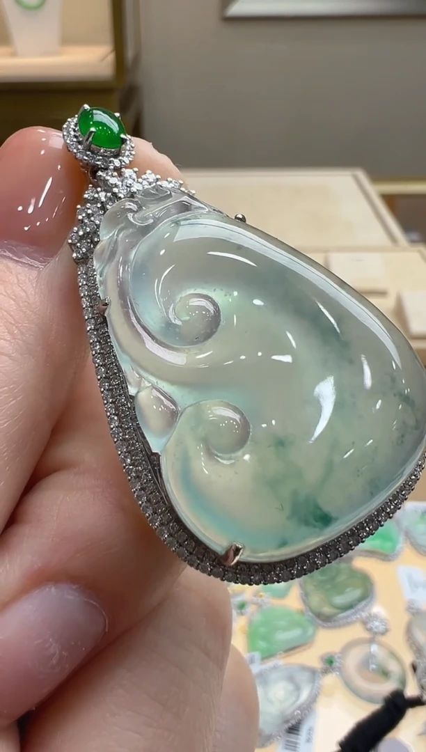 【闪购商品】翡翠吊坠(不含链)18K金镶嵌多样性发货拍一发一