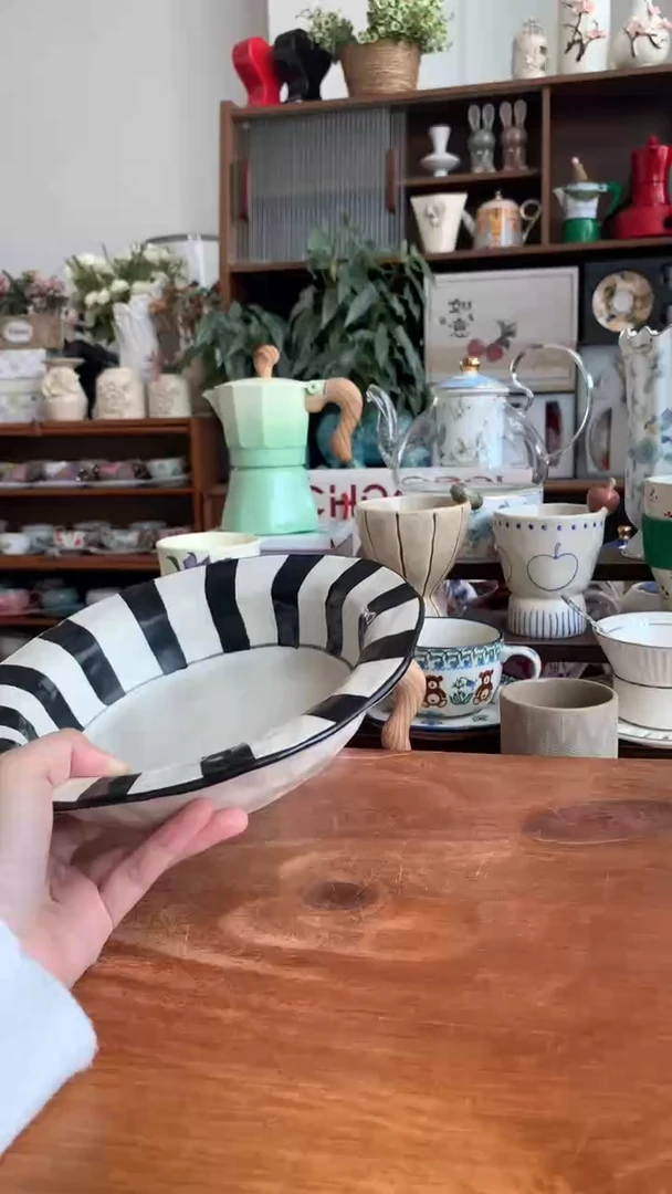 陶瓷黑白条纹手绘釉下彩汤盘