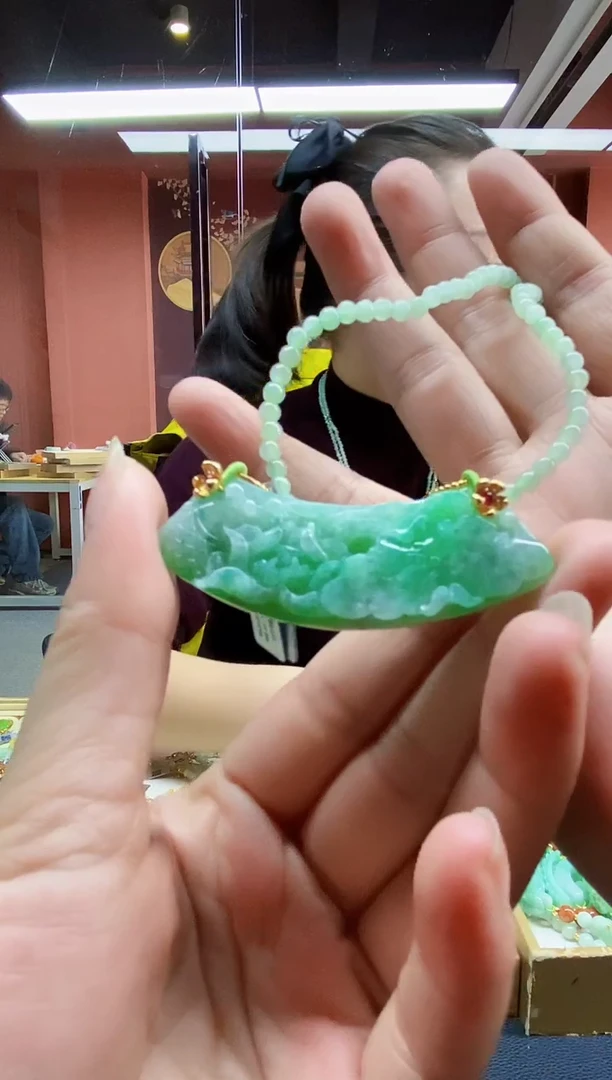 颈饰未镶嵌翡翠吊坠