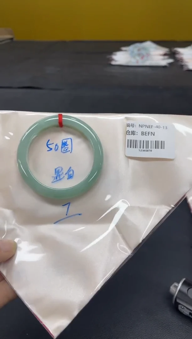 未镶嵌手镯翡翠翡翠手镯