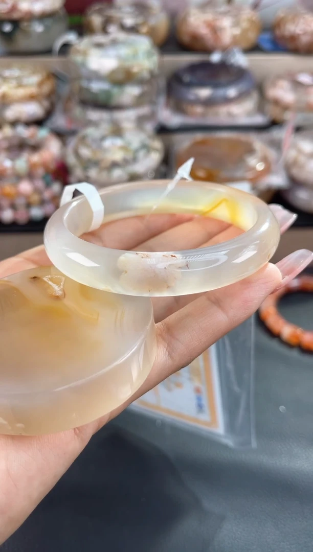 未镶嵌手镯石英质玉58