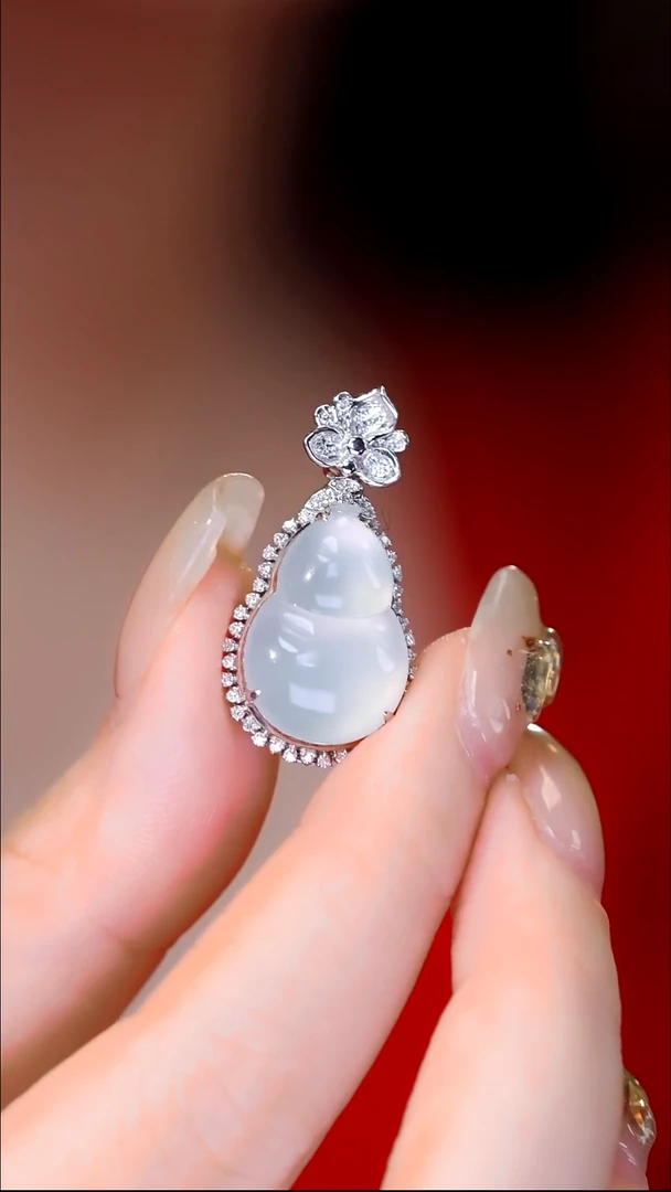 吊坠(不含链)18K金镶嵌翡翠31