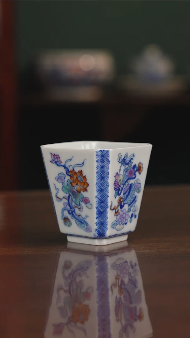 空山明月新派斗彩