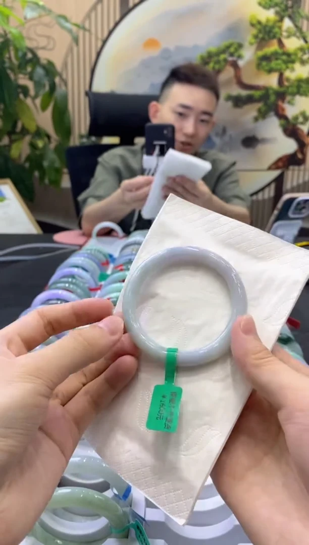 翡翠手镯未镶嵌6444