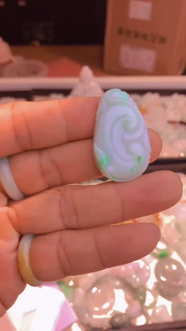吊坠(不含链)未镶嵌翡翠如意