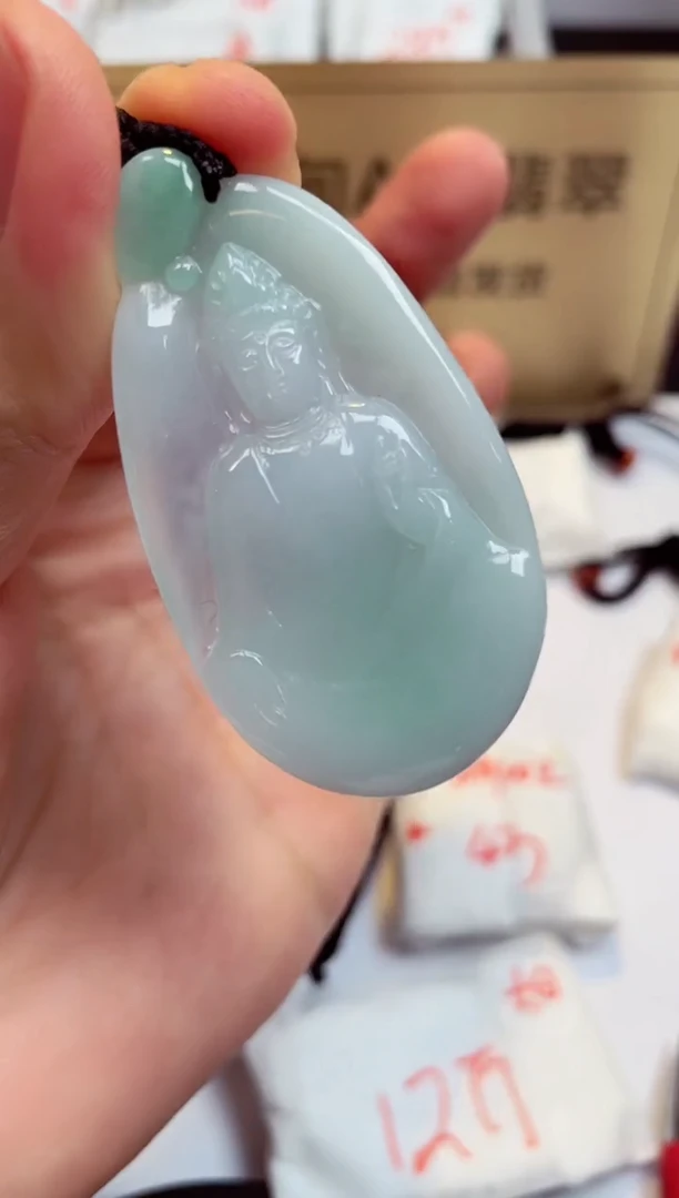翡翠未镶嵌颈饰天然缅甸A货翡翠