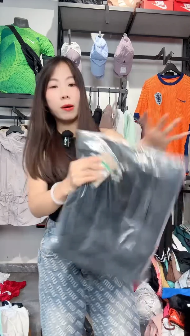 1226   编码 瑕疵款直播间过款为准 尺码XL