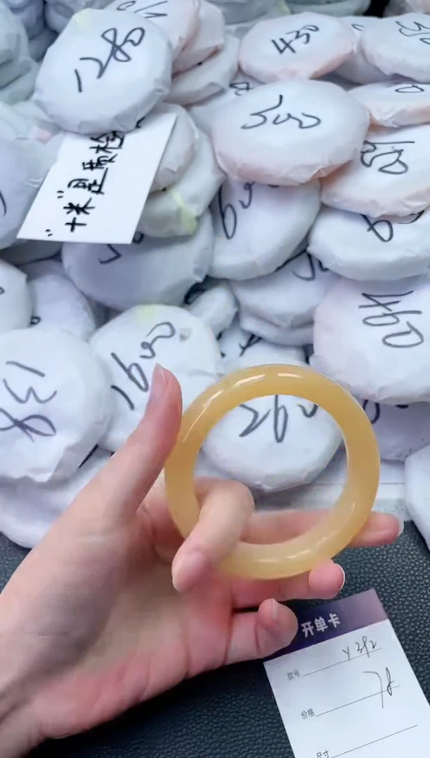 【闪购商品】石英质玉手镯未镶嵌Y392