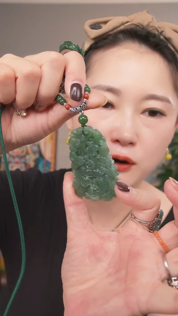 颈饰未镶嵌和田玉（碧玉）恭**財吊坠多样性发一件