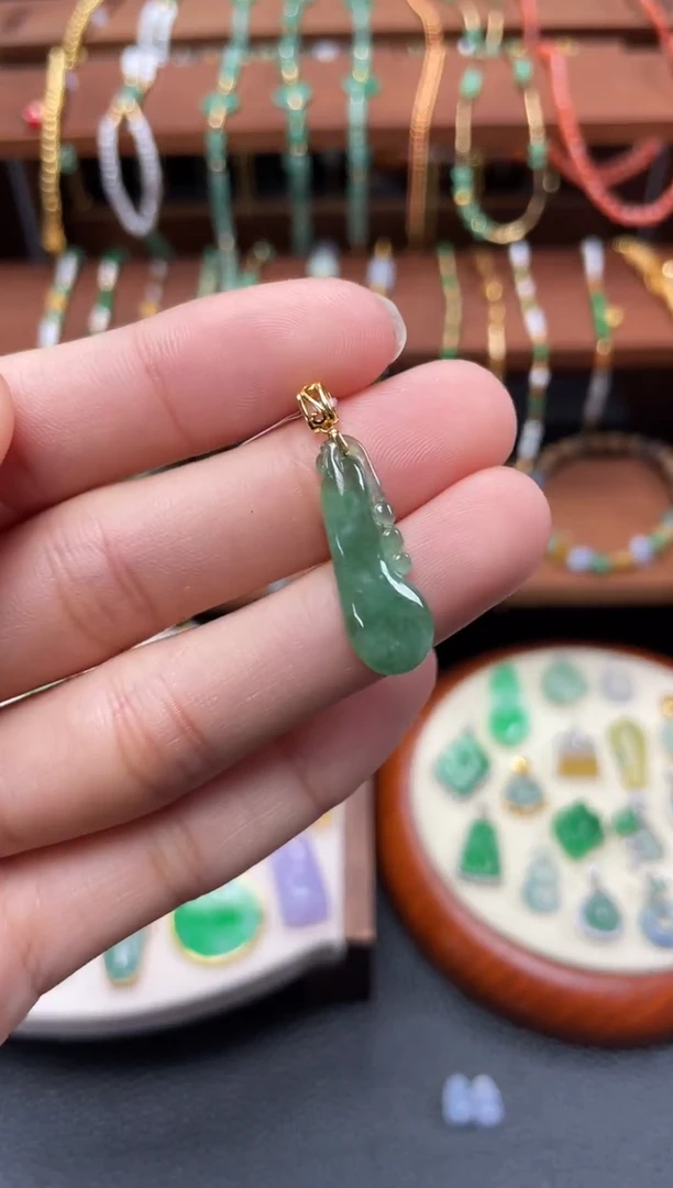 【闪购商品】翡翠吊坠(不含链)18K金镶嵌一个  JK418