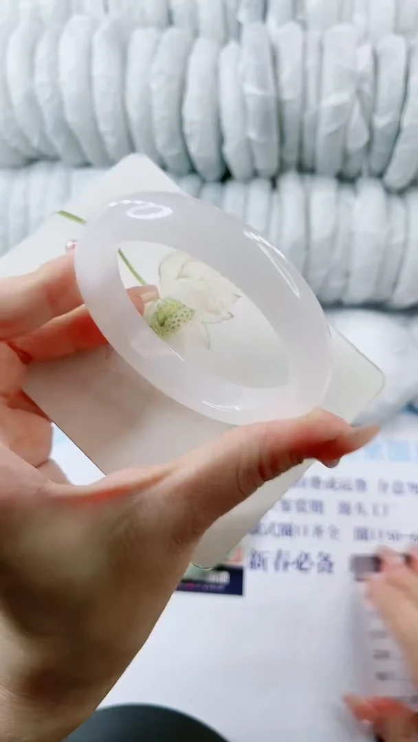 【闪购商品】石英质玉手镯未镶嵌0196136264-多样性发货