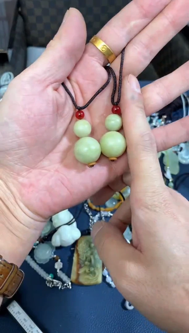 【闪购商品】蛇纹石玉颈饰未镶嵌多样性发其一